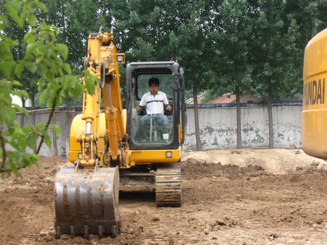 泰安挖掘机培训环境图二